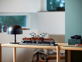 LEGO 10277 картинка 14