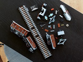 LEGO 10277 картинка 15