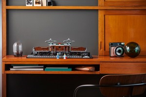 LEGO 10277 картинка 17