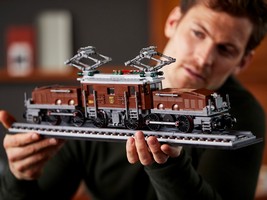 LEGO 10277 картинка 9