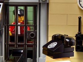 LEGO 10278 картинка 11 LEGO 10278 картинка 11