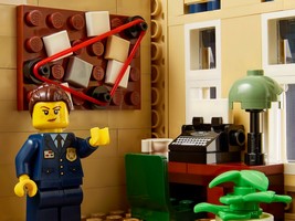 LEGO 10278 картинка 13 LEGO 10278 картинка 13