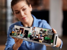 LEGO 10291 картинка 13