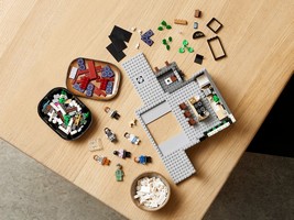 LEGO 10291 картинка 24