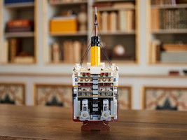 LEGO 10294 картинка 16 LEGO 10294 картинка 16