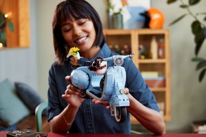 LEGO 10298 картинка 8