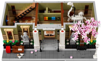 LEGO 10326 картинка 2 LEGO 10326 картинка 2