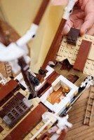 LEGO 10335 картинка 13