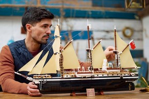 LEGO 10335 картинка 9