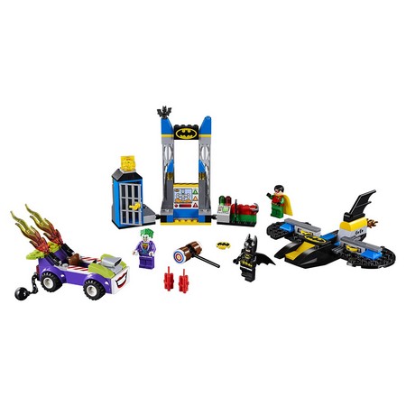 LEGO 10753 - Нападение Джокера на Бэтпещеру 