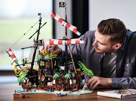 LEGO 21322 картинка 15 LEGO 21322 картинка 15