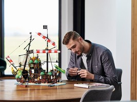 LEGO 21322 картинка 25 LEGO 21322 картинка 25