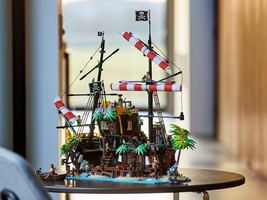 LEGO 21322 картинка 28 LEGO 21322 картинка 28