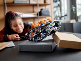 LEGO 42140 картинка 6