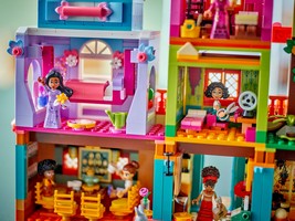 LEGO 43245 картинка 11 LEGO 43245 картинка 11