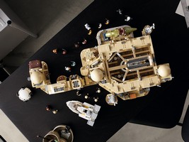 LEGO 75290 картинка 10