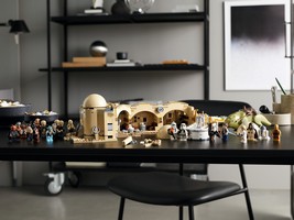 LEGO 75290 картинка 9