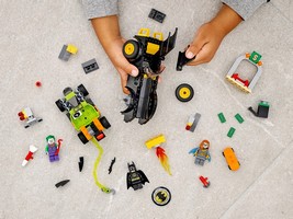 LEGO 76180 картинка 8