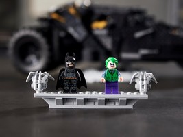 LEGO 76240 картинка 18 LEGO 76240 картинка 18