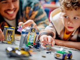 LEGO 76272 картинка 7