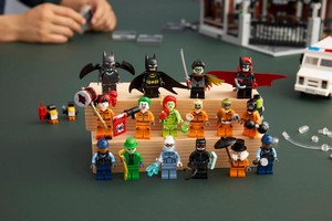 LEGO 76300 картинка 10 LEGO 76300 картинка 10